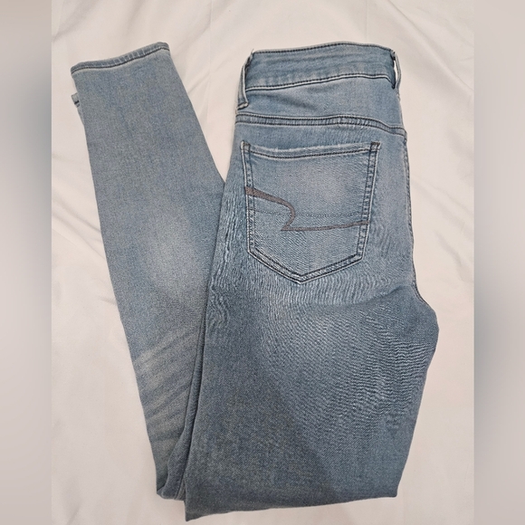 American Eagle Outfitters Denim - American Eagle Super Stretch Skinny Jeans Light Wash!